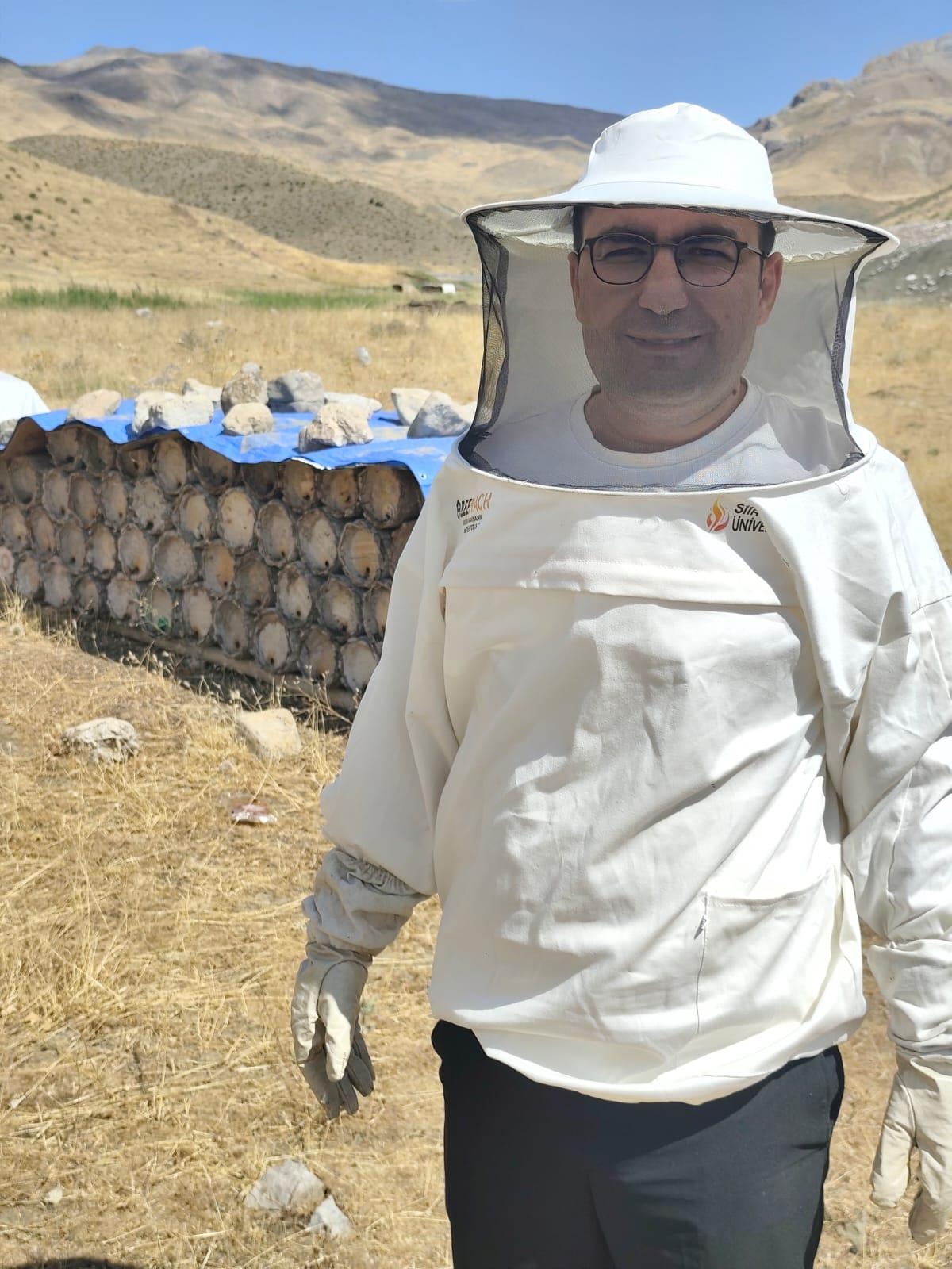 Siirt Üniversitesi Arıcılık Uygulama ve Araştırma Merkezinden Pervari Çemikar Yaylası’nda Saha Çalışması